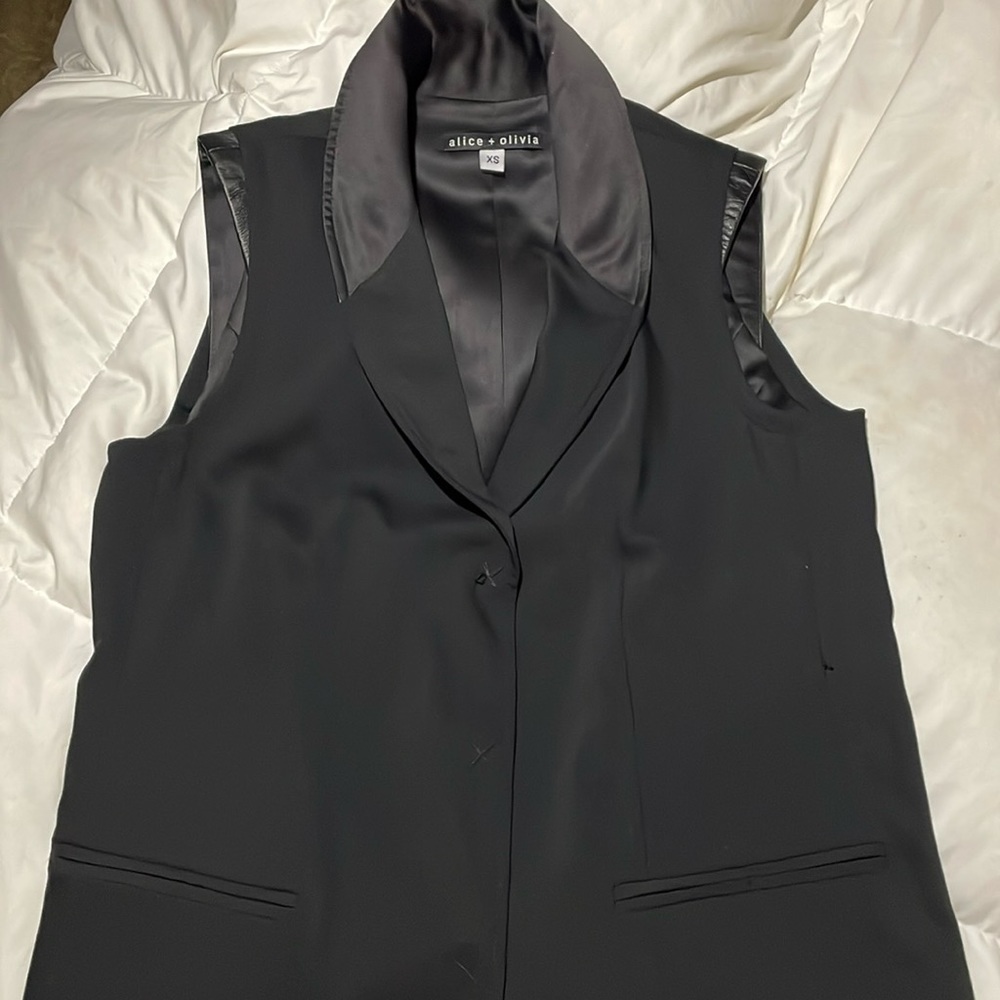 Alice + Olivia Black Sleeveless Vest